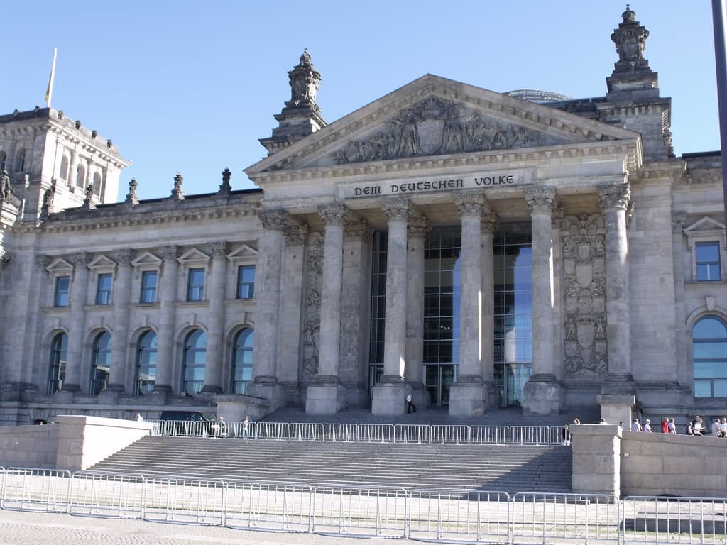 The Reichstag building in Berlin with the inscription „Dem deutschen Volke“